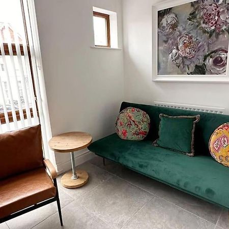 Boutique Style Apartment Белфаст Экстерьер фото
